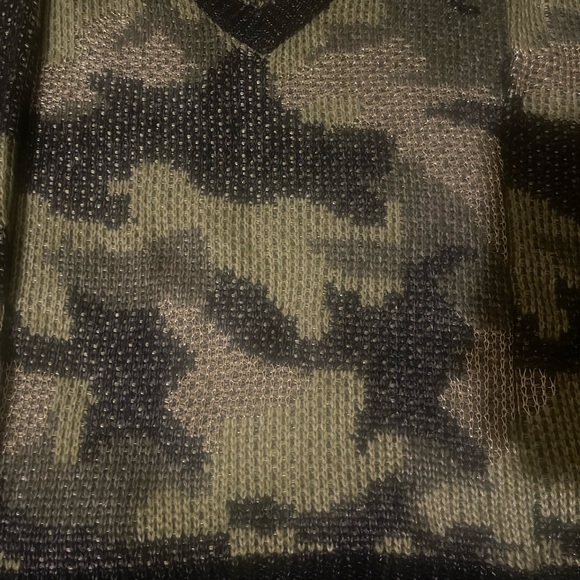 MK sweater in a an excellent condition. - Picture 6 of 6